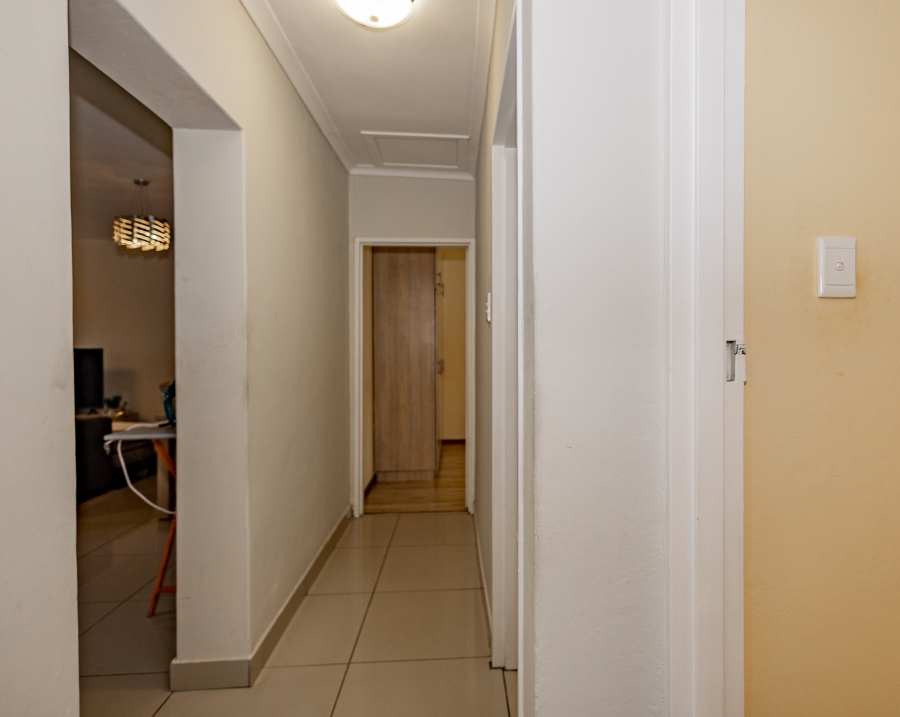 6 Bedroom Property for Sale in Sanddrift Western Cape